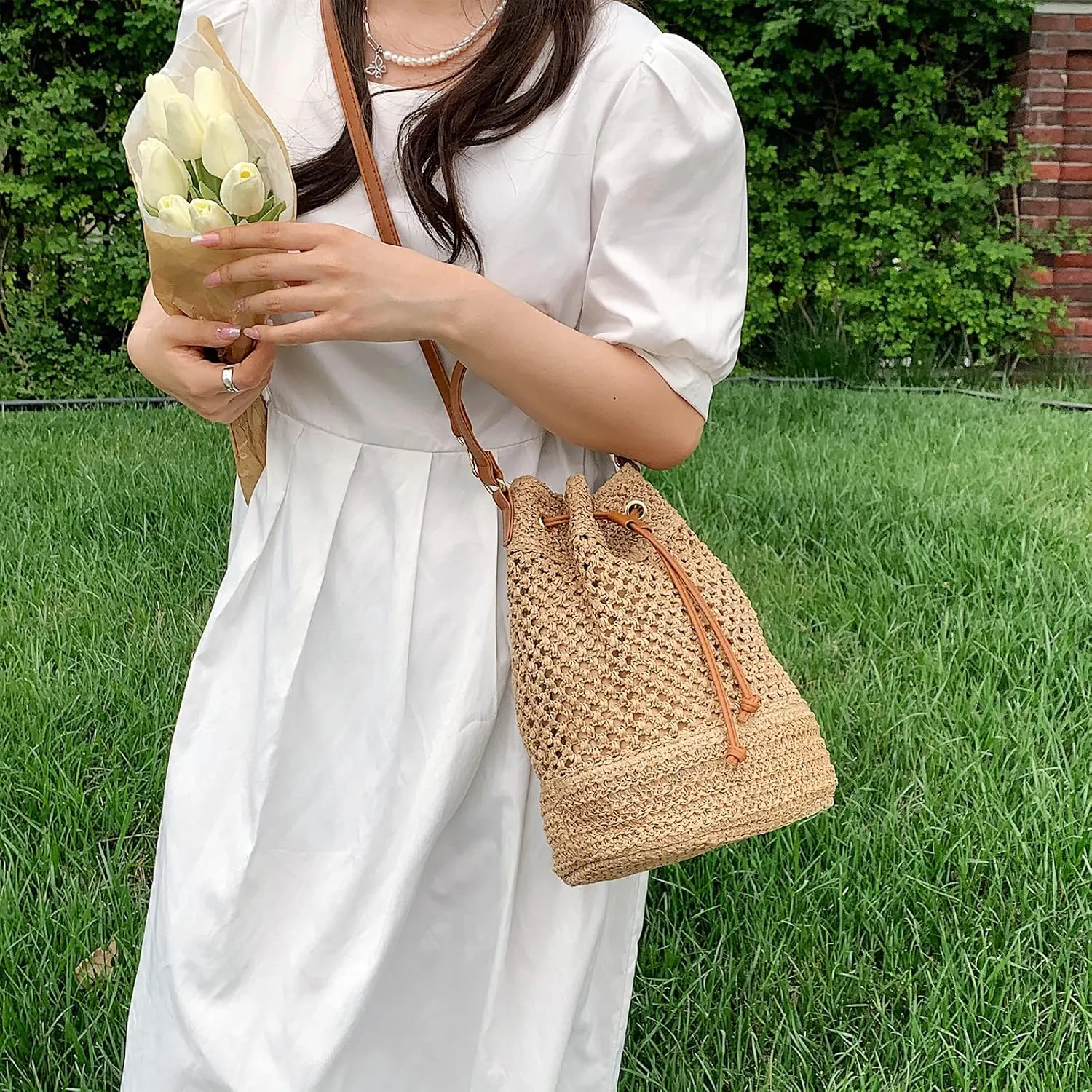 Straw Bucket Bag Summer Woven Crossbody Bags for Women Hobo Drawstring Purse Vacation Handbags Straw Beach Bag